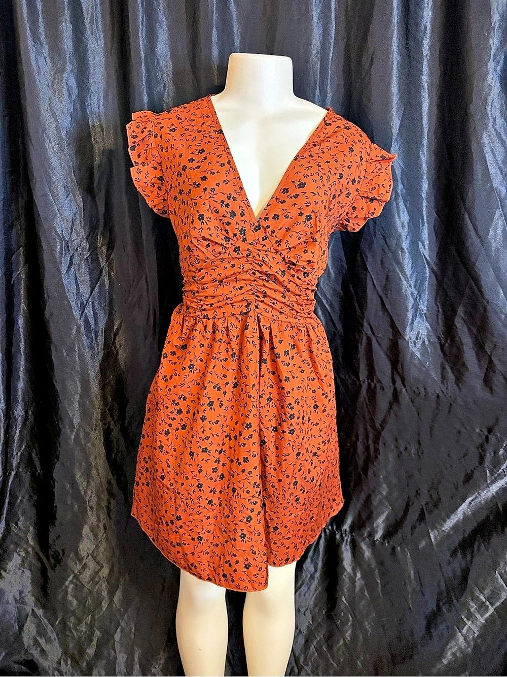 SHEIN Floral Mini Dress in Orange & Black Size Medium Like New